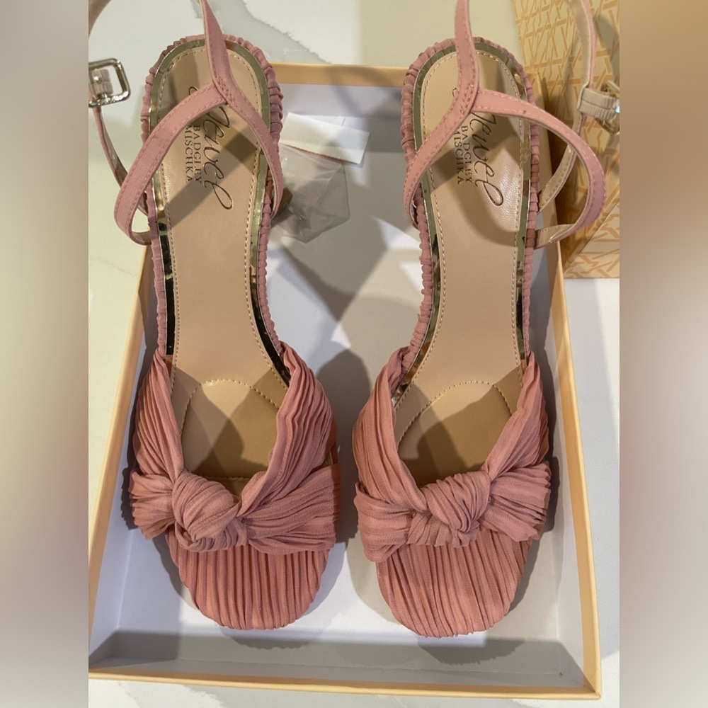 Hydee heel. Worn once! Amazing condition! Rose color